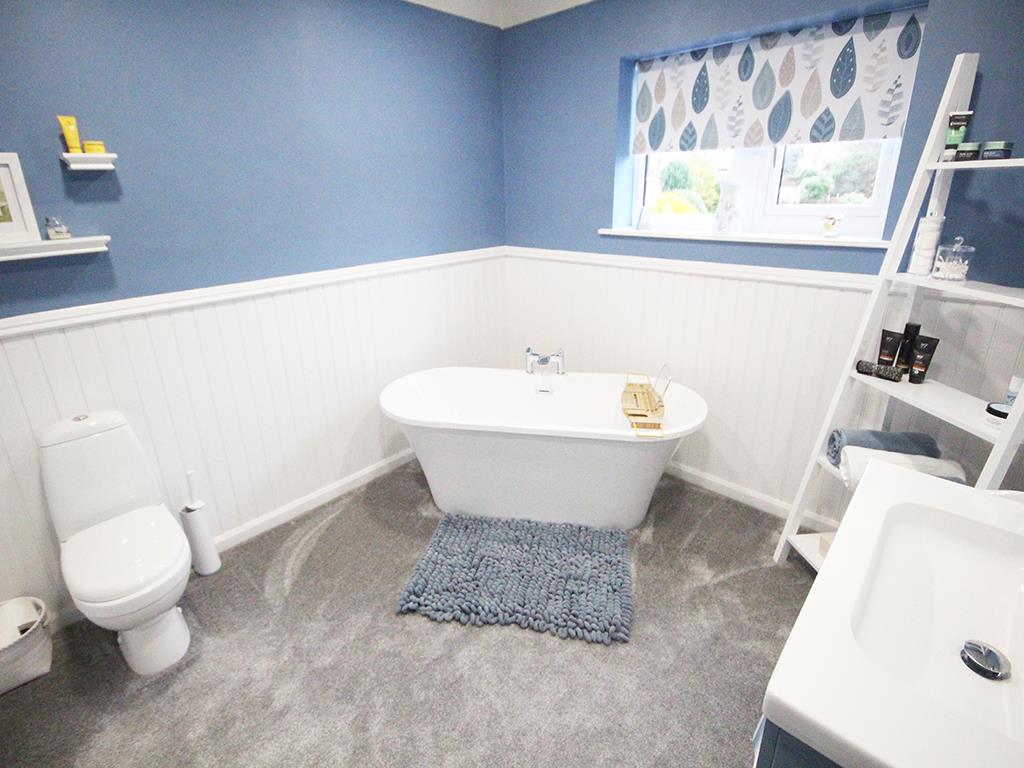 4 bedroom house For Sale in Fence, Burnley - IMG_1053.jpg